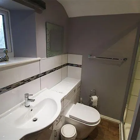 Mill House Cottage, On A Fishing Park Near With Hot Tub *