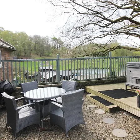 Mill House Cottage, On A Fishing Park Near With Hot Tub Brampton (Cumbria)