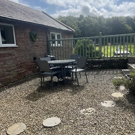 Mill House Cottage, On A Fishing Park Near With Hot Tub * Brampton (Cumbria)