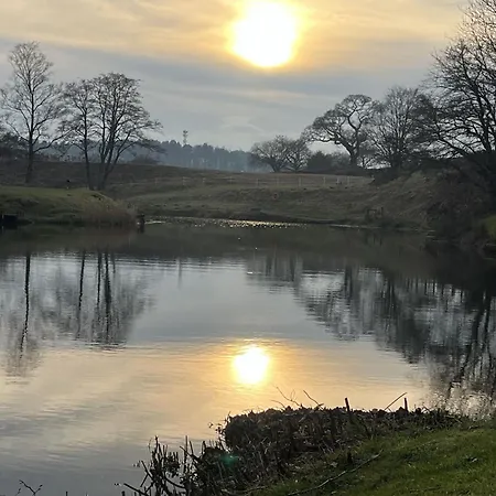 Mill House Cottage, On A Fishing Park Near With Hot Tub بيت للعطل *