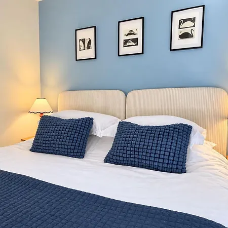 Holiday home Mill House Cottage, On A Fishing Park Near With Hot Tub *